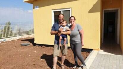 בני משפחת גודמן ביישוב החדש, השבוע. | נורית אשל