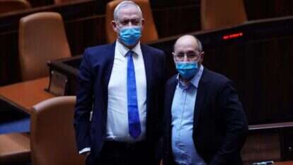 השר אבי ניסנקורן וראש הממשלה החליפי בני גנץ. | עדינה ולמן, דוברות הכנסת