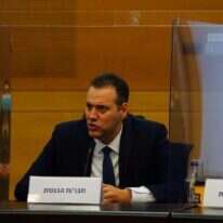 יו"ר הקואליציה מיקי זוהר בדיון בוועדת הקורונה. | עדינה ולמן, דוברות הכנסת