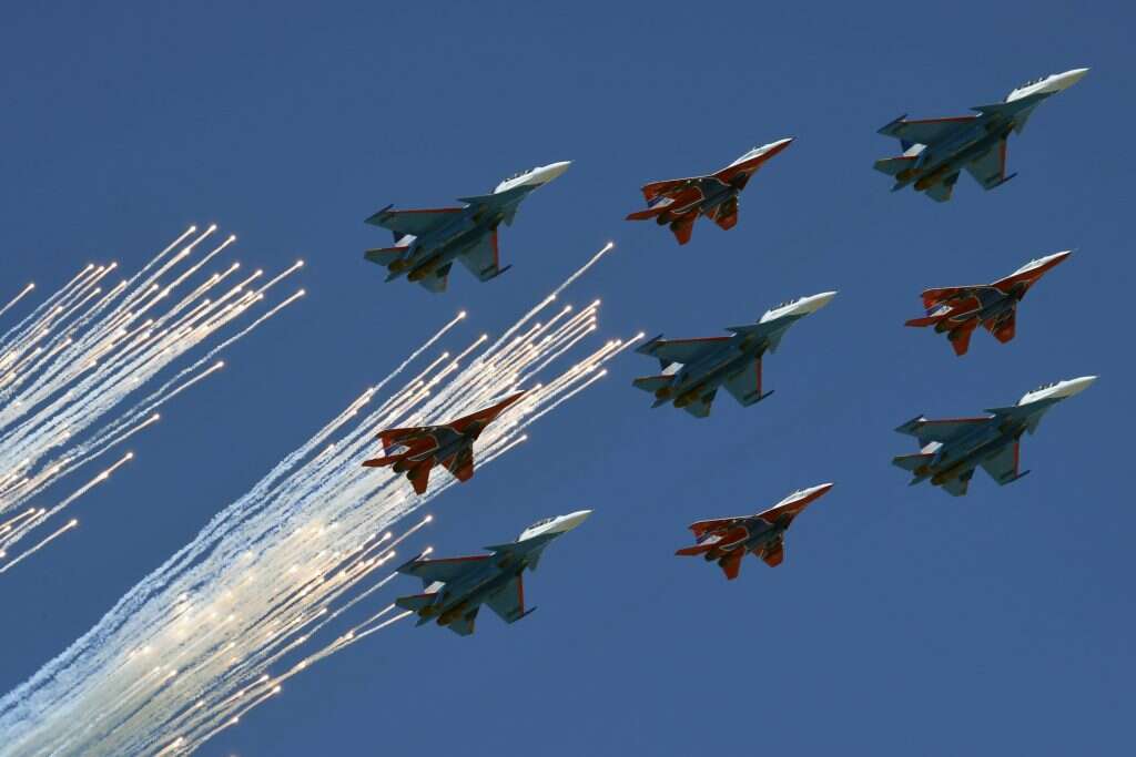 תחרות נצחית על שליטה בשחקים. מטוסי קרב רוסיים, 2017. | AFP תחרות נצחית על שליטה בשחקים. מטוסי קרב רוסיים, 2017. | AFP