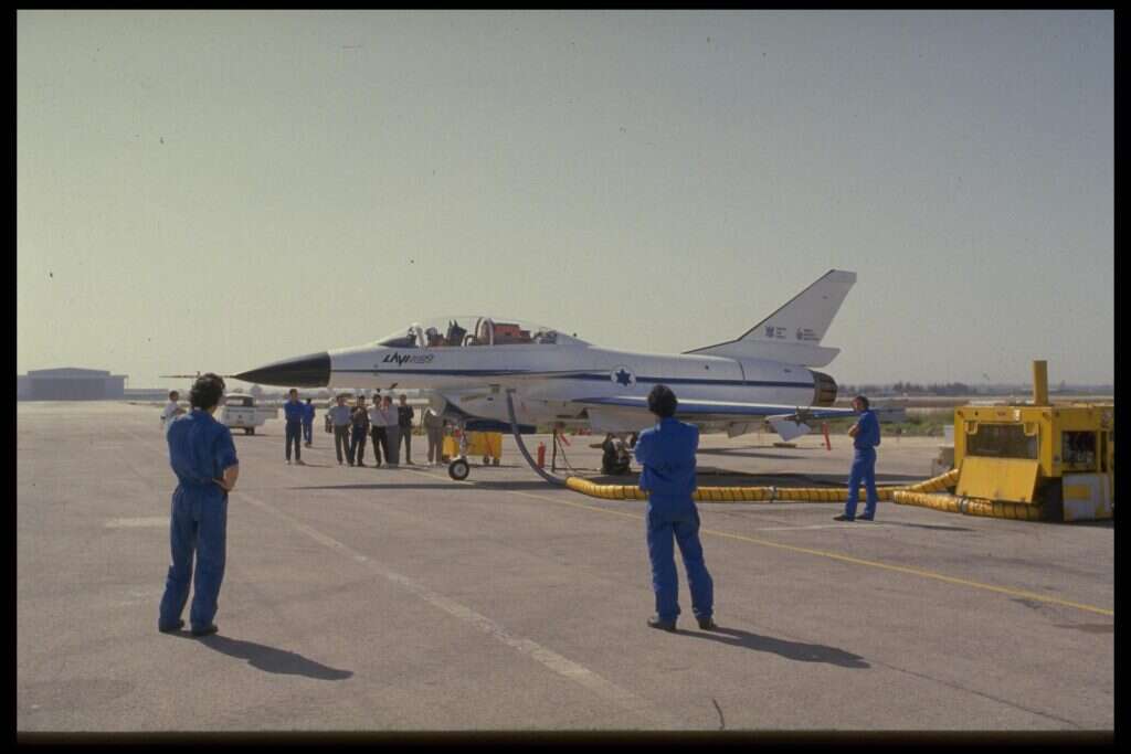ניסיון אחרון להתבסס על תוצרת כחול־לבן. מטוס הלביא. | נתי הרניק, לע"מ ניסיון אחרון להתבסס על תוצרת כחול־לבן. מטוס הלביא. | נתי הרניק, לע"מ