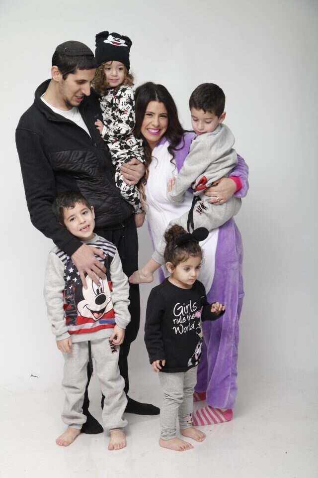 "נדרשים להרבה ויתורים". משפחת אמר. | אלבום פרטי