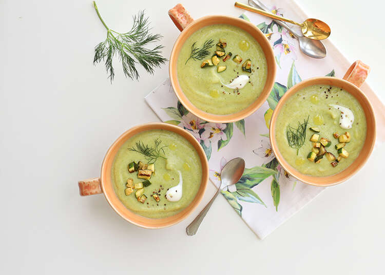 מרק קר של זוקיני ורוויון. | אפרת ליכטנשטט