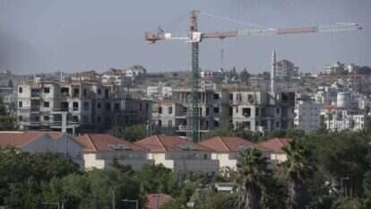 בניית רבי קומות ביישוב עפרה בבנימין. | שריה דיאמנט