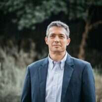 יועז הנדל. | אבישג שאר-ישוב