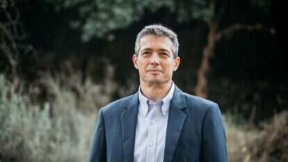 יועז הנדל. | אבישג שאר-ישוב