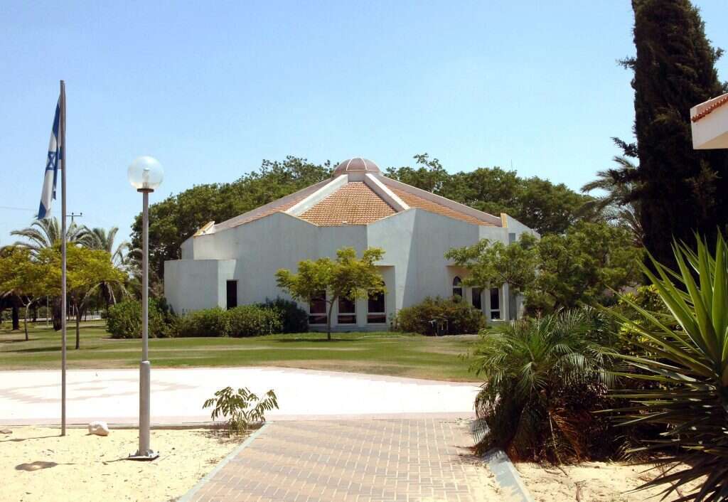 בית הכנסת בגדיד ב־2005. | עבד רחים קטיב, פלאש 90 בית הכנסת בגדיד ב־2005. | עבד רחים קטיב, פלאש 90