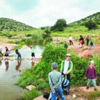 מטיילים יהודים בנחל קנה בשומרון. | פלאש 90