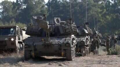 כוחות ארטילריה של צה"ל בגבול לבנון. | EPA