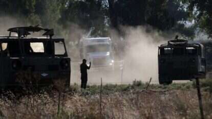 כוחות ארטילריה של צה"ל בגבול לבנון. | EPA