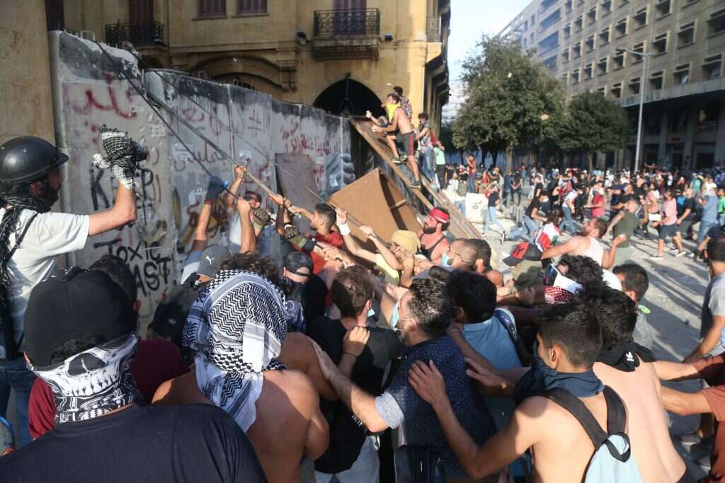 מחאה בלבנון נגד הממשל, אתמול. | EPA
