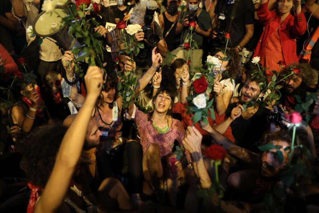 ההפגנות בבלפור במוצאי שבת. | EPA ההפגנות בבלפור במוצאי שבת. | EPA