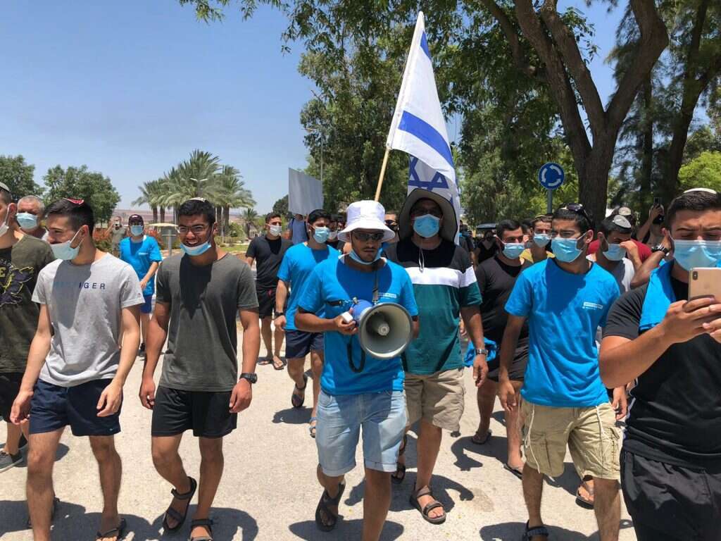 פעילים למען שחרור נחל האסי. | אליהו רבן