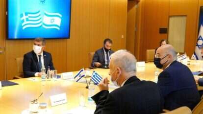 שר החוץ גבי אשכנזי וניקוס דנדיאס שר החוץ היווני. | EPA