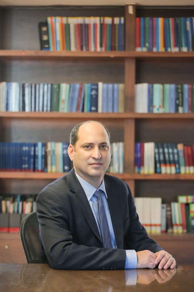 ד"ר יואב ספיר. | אבישג שאר ישוב