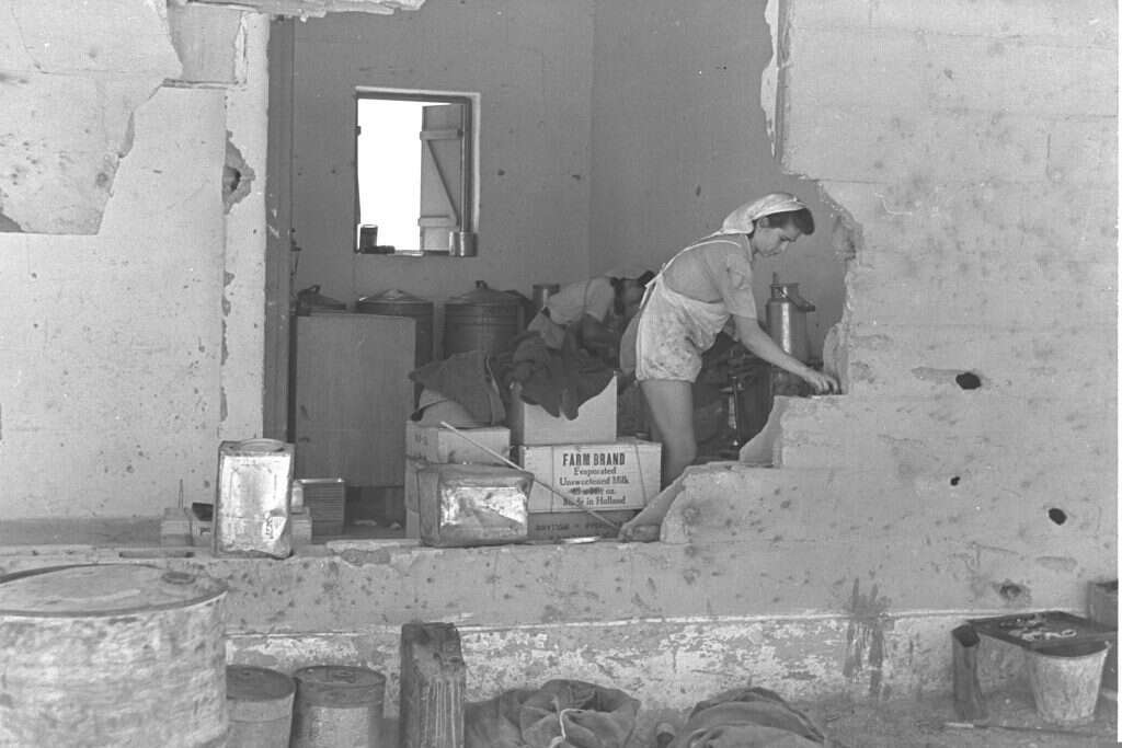 "נס הקוממיות" הוענק באיחור. בארות־יצחק הישנה. | לע"מ