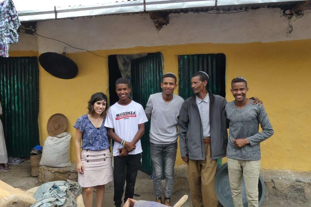 ביקור משפחות - מרלין ואיילה בגונדר. | פנימה ביקור משפחות - מרלין ואיילה בגונדר. | פנימה