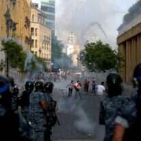 עשרות אלפי אזרחים מעדיפים שלטון צרפתי על פני הנהגת לבנון המושחתת. עימות בין כוחות הביטחון בלבנון למתנגדי חיזבאללה בחודש יוני. | AFP