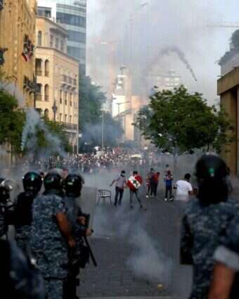 עשרות אלפי אזרחים מעדיפים שלטון צרפתי על פני הנהגת לבנון המושחתת. עימות בין כוחות הביטחון בלבנון למתנגדי חיזבאללה בחודש יוני. | AFP