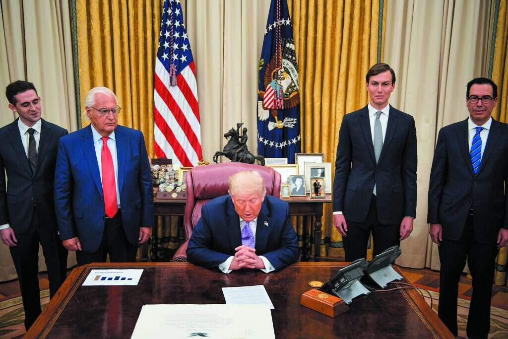 קושנר, טראמפ ופרידמן לאחר ההכרזה על ההסכם בין ישראל לאיחוד האמירויות. | AFP