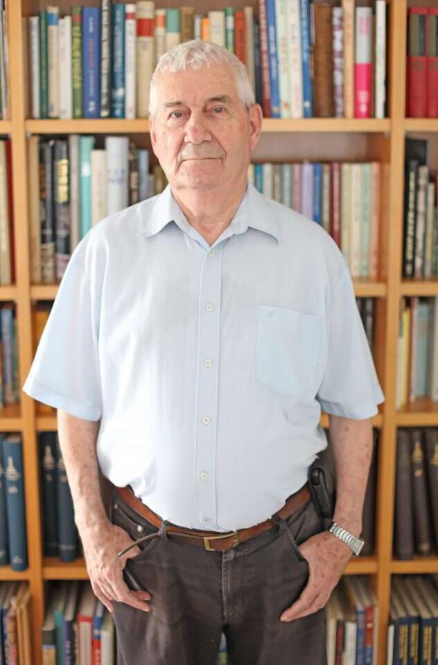 מרדכי נאור. | יהושע יוסף