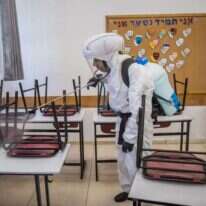 חיטוי בית ספר בירושלים. | יונתן זינדל, פלאש 90