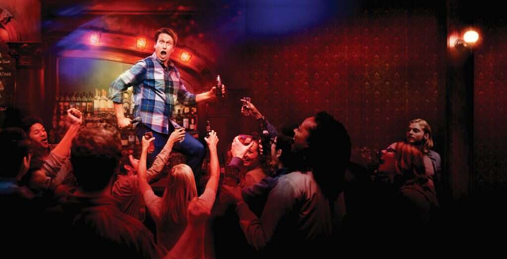 הופעת אירוח שהואגאה בה. מתוך הסדרה "קראשינג". | באדיבות yes