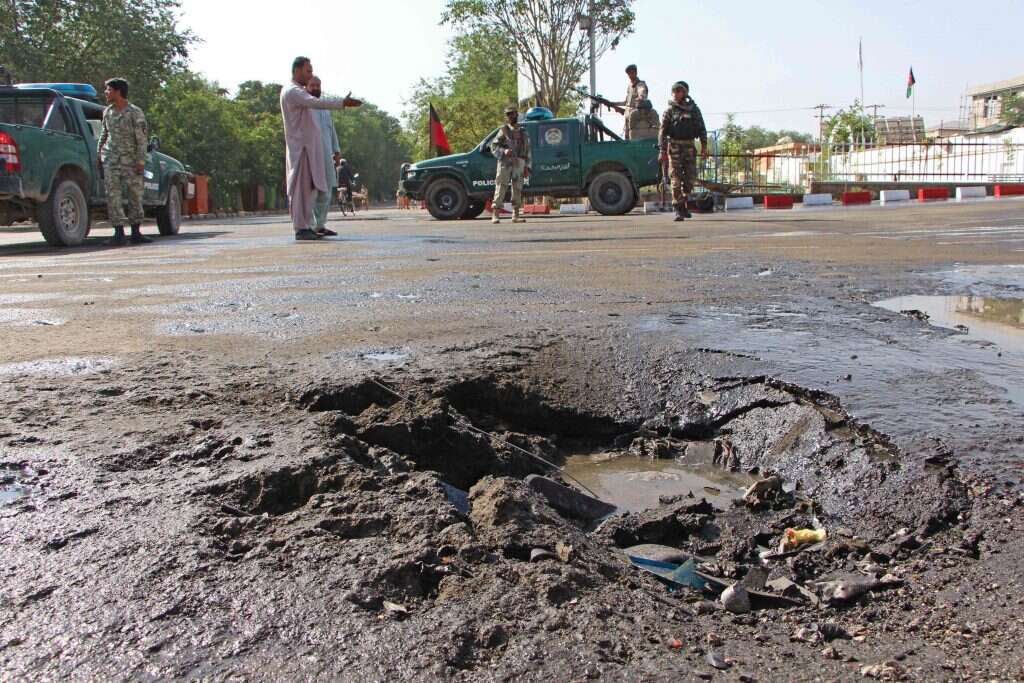 זירת פיצוץ במחוז לוגאר באפגניסטן. | AFP זירת פיצוץ במחוז לוגאר באפגניסטן. | AFP