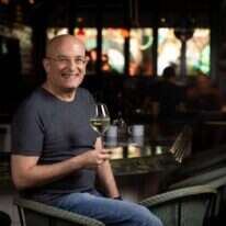 גיל חובב. | אריק סולטן