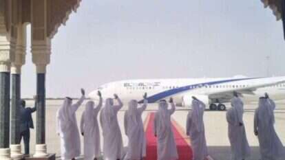 המשלחת הישראלית ממריאה מדובאי. | אופיר מלכא, דוברות אל-על המשלחת הישראלית ממריאה מדובאי. | אופיר מלכא, דוברות אל-על