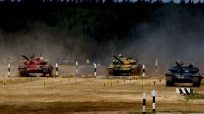 חצי גמר ביאתלון טנקים ברוסיה. | גטי אימג'ס