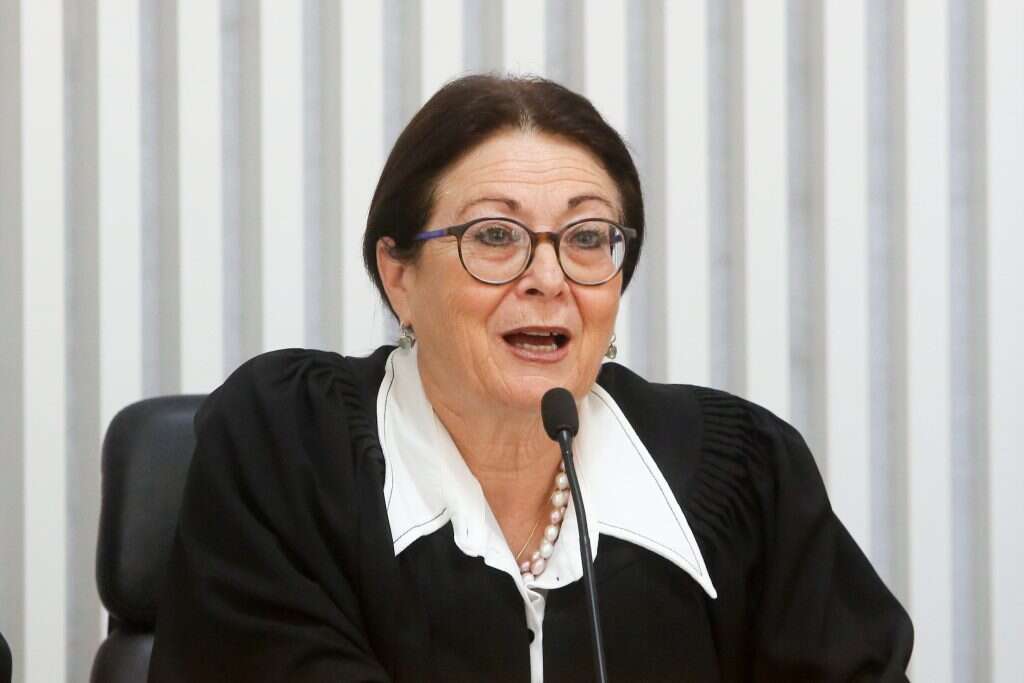 אסתר חיות. | מארק ישראל סלם