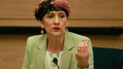 שולי מועלם. | אורן בן־חקון