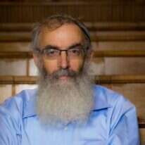 שאלות של שמש ומקום ישיבה, אבל גם של אירוח ואחריות. הרב דוד סתיו. | אריק סולטן