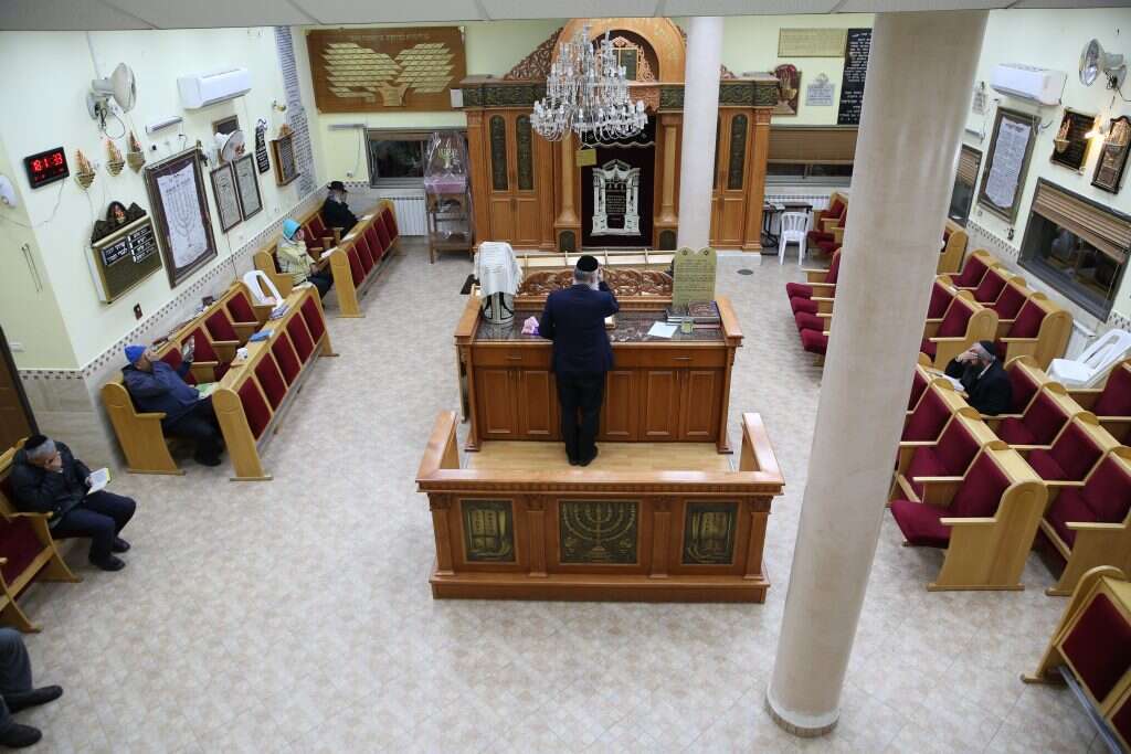 "לראש השנה יש עוד צדדים רוחניים מלבד התפילה". תפילה בצפת בראשית התפרצות הקורונה. | דוד כהן, פלאש 90