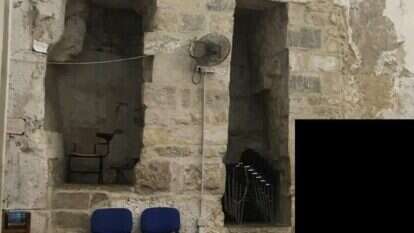 פתח בקיר המערבי של מנהרת השער הכפול. ייתכן שדרכו ניסה וורן לחפור. | צחי דבירה