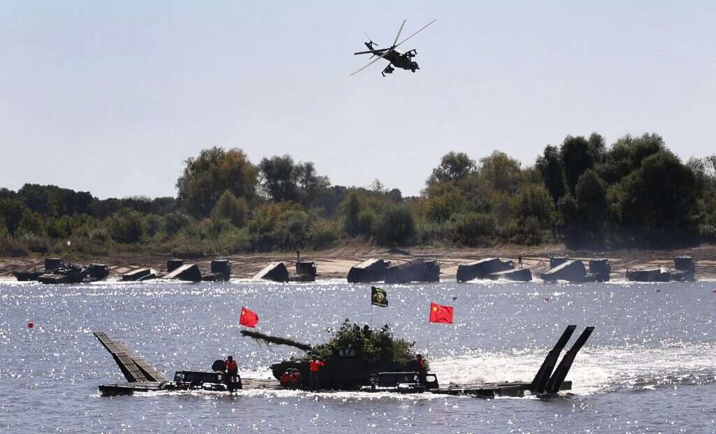 כוחות סיניים בתרגיל צבאי. | אי. פי. איי