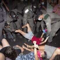 מעצרים בהפגנה בבלפור. | EPA