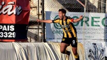 ניקולס חוליו כץ בקבוצתו בארגנטינה. | איילן אנגרמי ניקולס חוליו כץ בקבוצתו בארגנטינה. | איילן אנגרמי