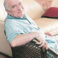 יהודה עמיחי. | ראובן קסטרו