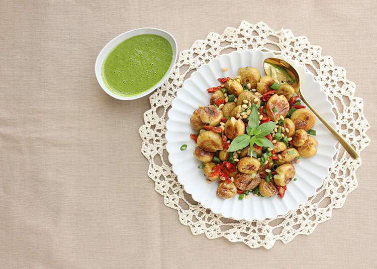 תפוחי אדמה קטנטנים ברוטב פסטו. | אפרת ליכטנשטט