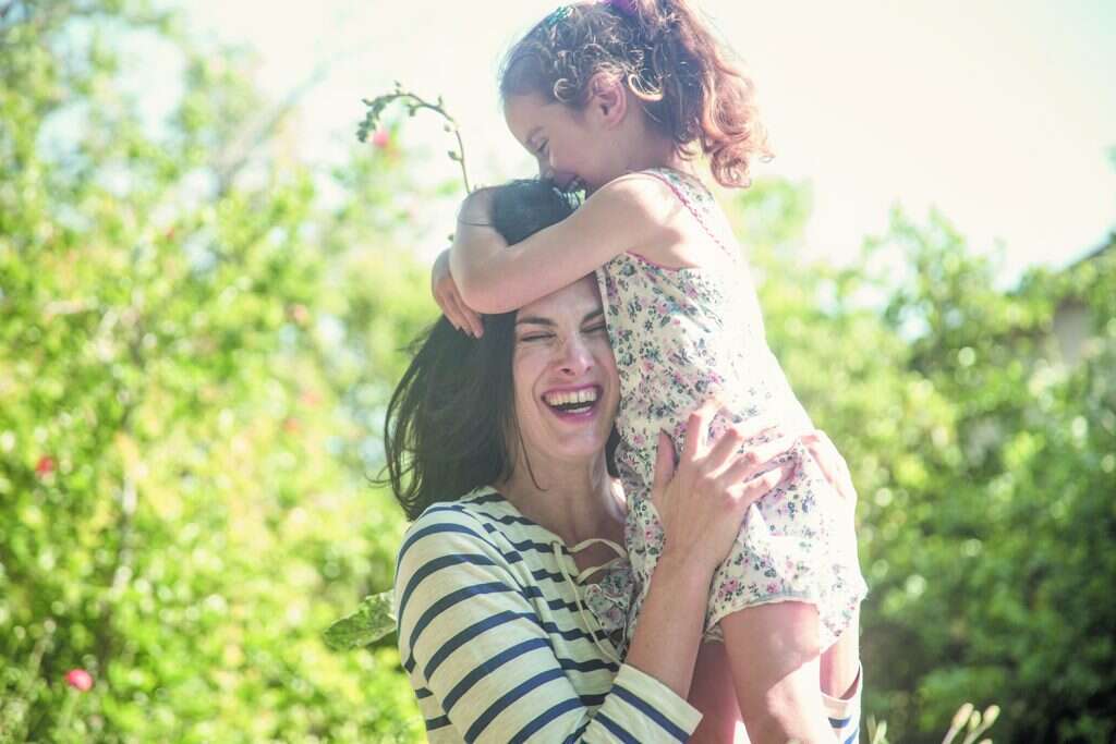 דיאלוגים שהפכו לספר. גז ובתה אלמה. | גילי חן דיאלוגים שהפכו לספר. גז ובתה אלמה. | גילי חן