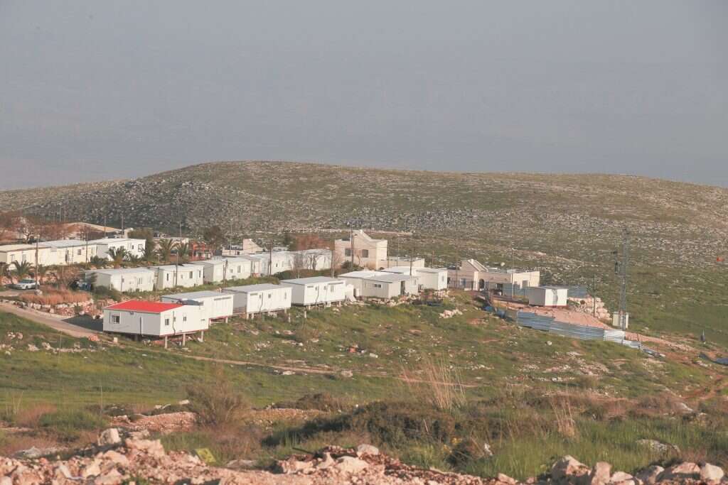 דרישת תום לב מהתושבים ומהמדינה. מצפה־כרמים. | מרים צחי