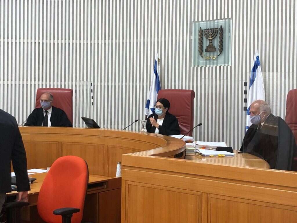 שופטי העליון בדיון. | " אילת כהנא