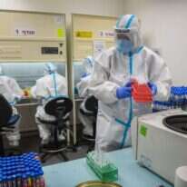 מעבדה לאיתור נגיף הקורונה // יולי 2020 , תמוז תש"ף. | יוסי זליגר, פלאש 90