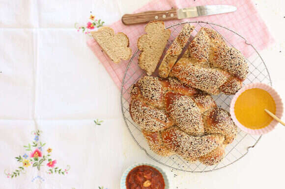 חלות של תפילות. | אפרת ליכטנשטט חלות של תפילות. | אפרת ליכטנשטט