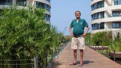 איזי שרצקי. | אבישג שאר-ישוב