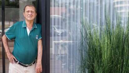 איזי שרצקי. | אבישג שאר-ישוב