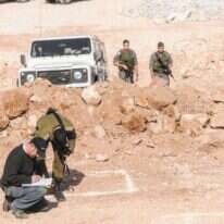 היועמ"ש יכול להגיד לרכז: לא הסתכלת טוב. פקחי המנהל האזרחי בתקוע, 2009. | אוריה תדמור