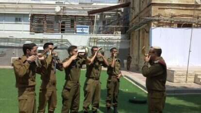 שיעור תקיעה בשופר לחיילים, השבוע. | דובר צה"ל